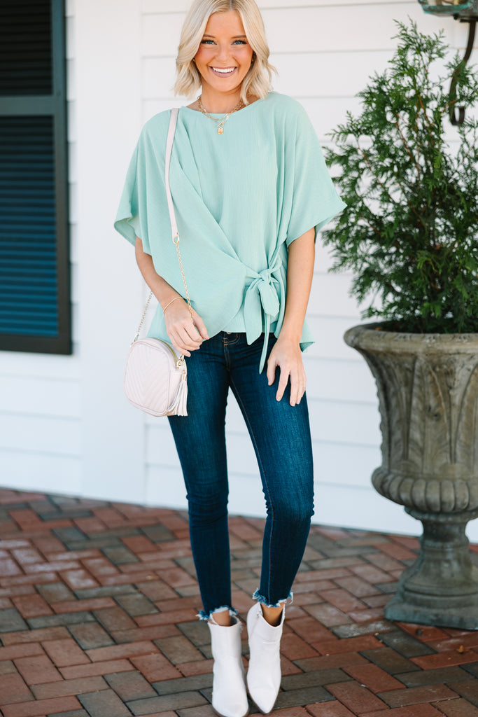 Gorgeous Sage Green Color Split Blow Out! 💨