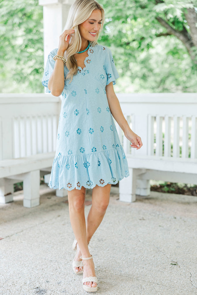 light blue eyelet dress Boldly Beautiful – Shop the Mint Color:White-Black 28 bust published_at:05/24/2022 CALVIN KLEIN COLLECTION Lynn