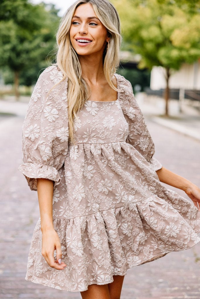 Chic and Comfy: Why Babydoll Dresses Are Your Perfect Cold Weather Go-To