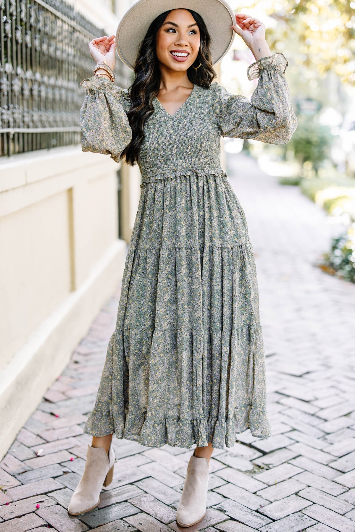 How To Layer A For Dress Midi Jurk Winter Feminine Dark Sage Green Ditsy  Floral Midi