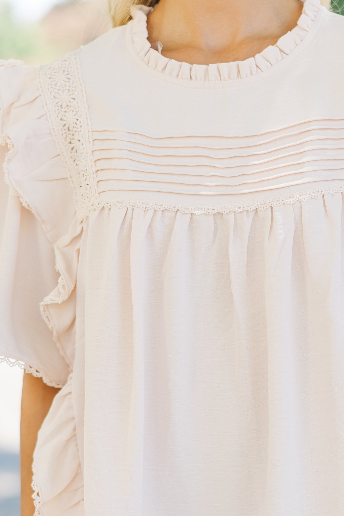 Step It Up Natural White Ruffled Blouse – Shop the Mint