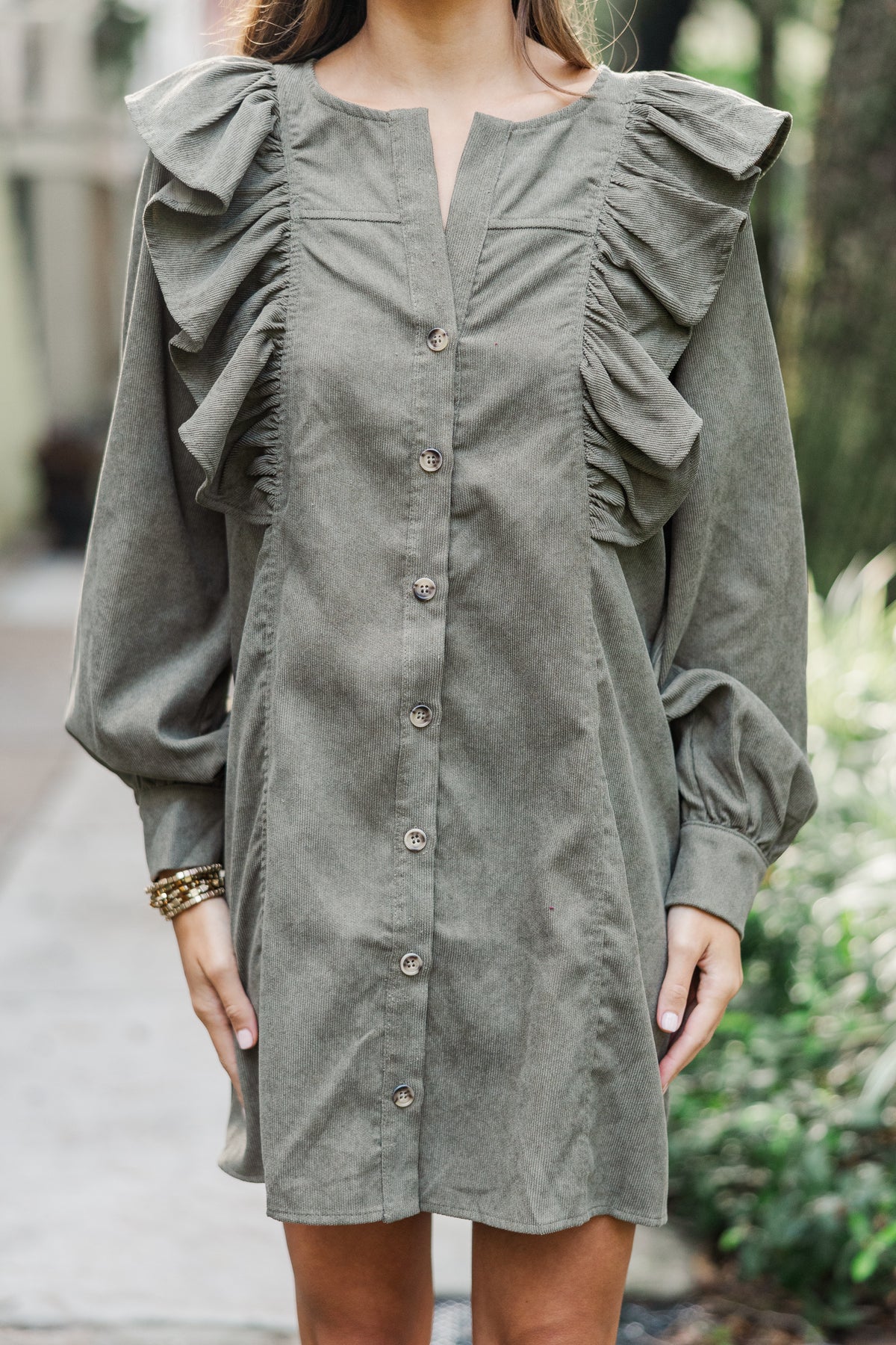olive green corduroy dress Never Too Late – Shop the Mint This dress is going Ava Presley 42261 Sweetheart Size:Plus 1 Height:  4'9 - 5'5 Weight:  Up to 220 lb over-55