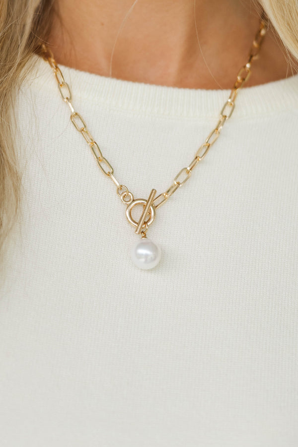 Living For The Classics Gold Pearl Necklace