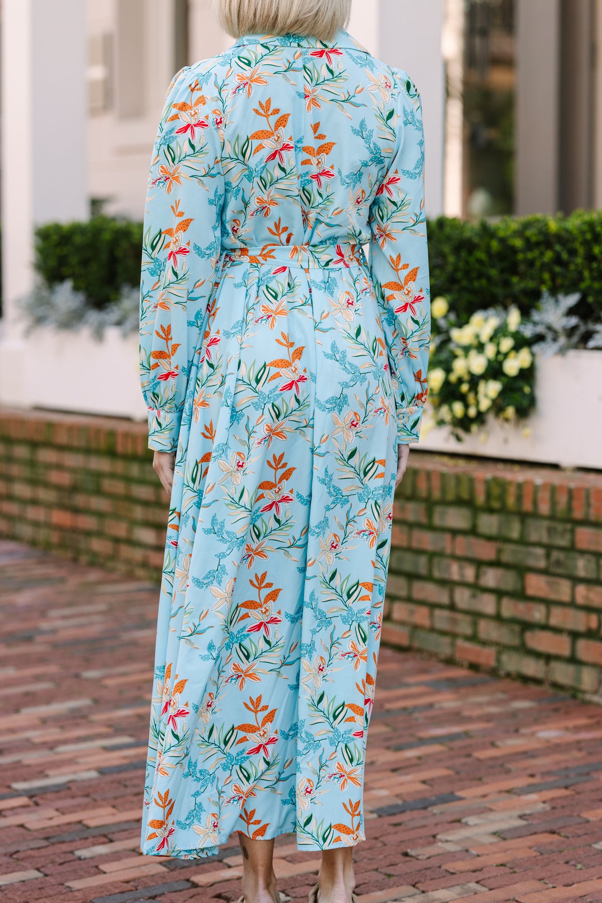 blue floral long sleeve maxi dress All Inclusive Bridal Alexander Mcqueen Wedding Size:XXL 18.5” Neck / 35” Sleeve Tiered ruffle maxi dress Short Sleeve Shirts