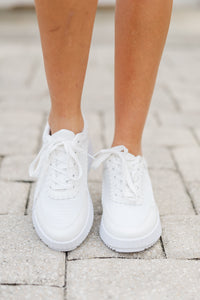 white sneakers, classic sneakers, classic sneakers, everyday sneakers