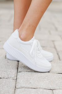 white sneakers, classic sneakers, classic sneakers, everyday sneakers