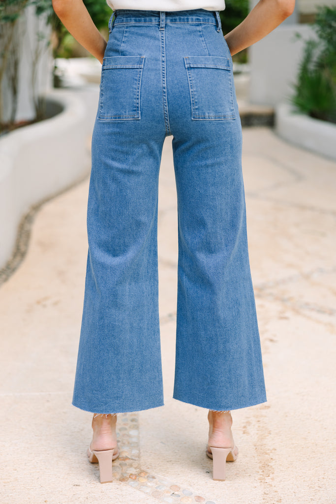 Going Strong Medium Wash Cropped Jeans – Shop the Mint