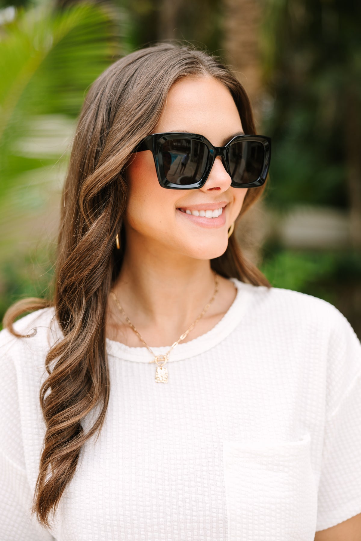 Freyrs: Coco Black Square Sunglasses – Shop the Mint display picture 3