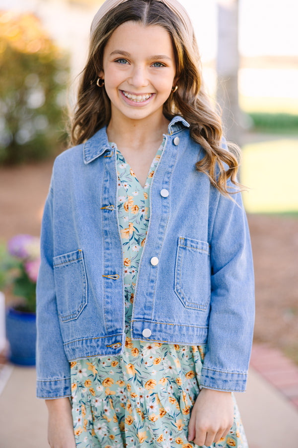 cute jean jackets for dresses 4 Cute Denim Jacket Outfits That Will Take You Through the Transitional Season in Style