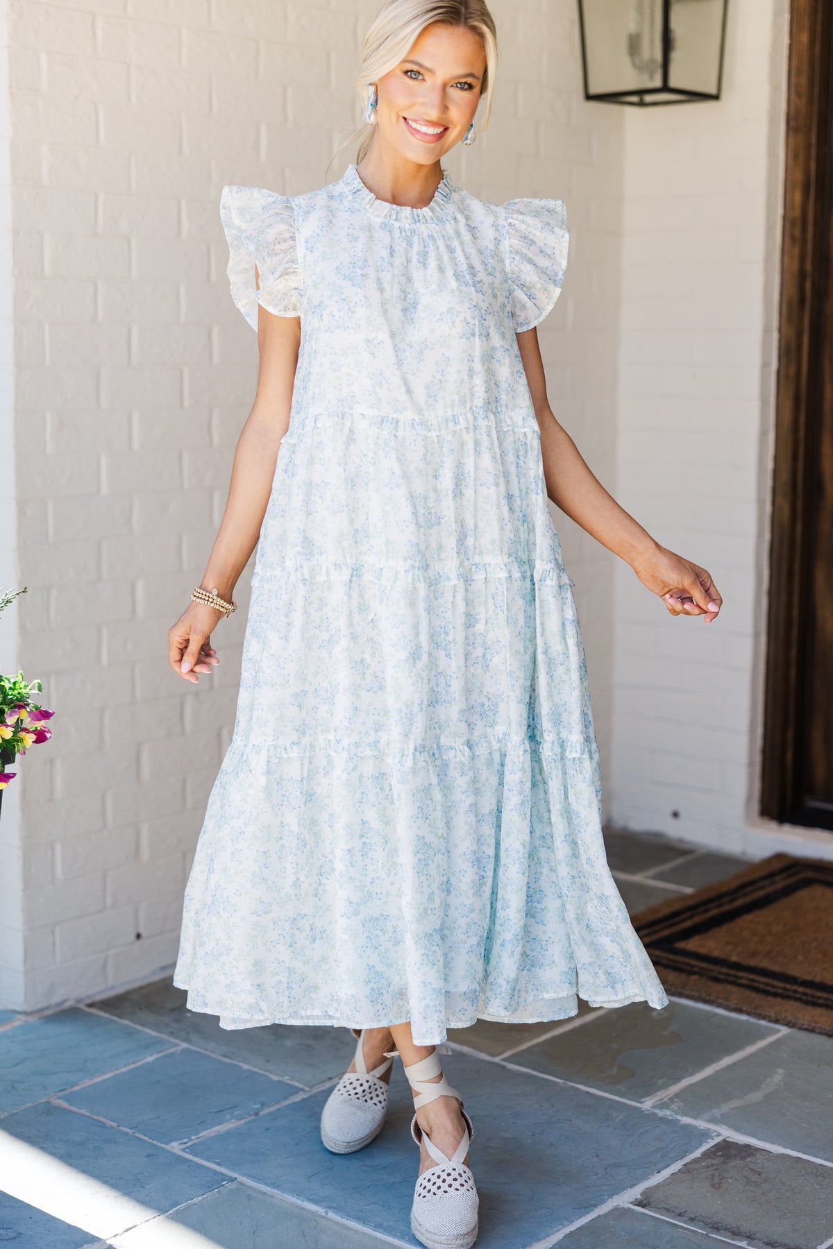 Check You Out Light Blue Ditsy Floral Mid Dress – Shop the Mint