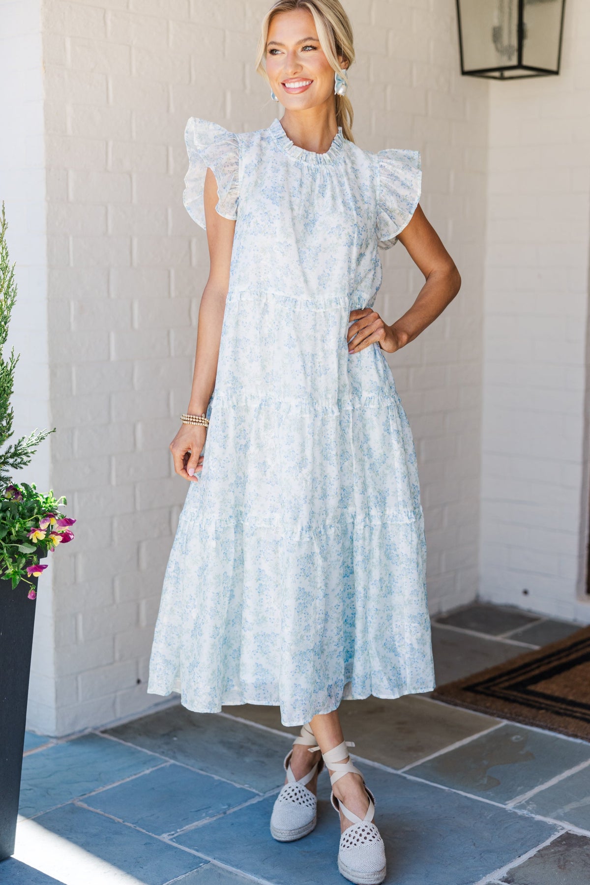 Check You Out Light Blue Ditsy Floral Mid Dress – Shop the Mint