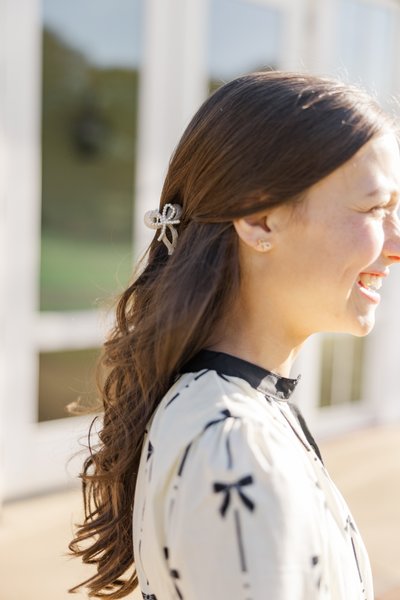 Girls: The Annie Beige Bow Pearl Hair Clip