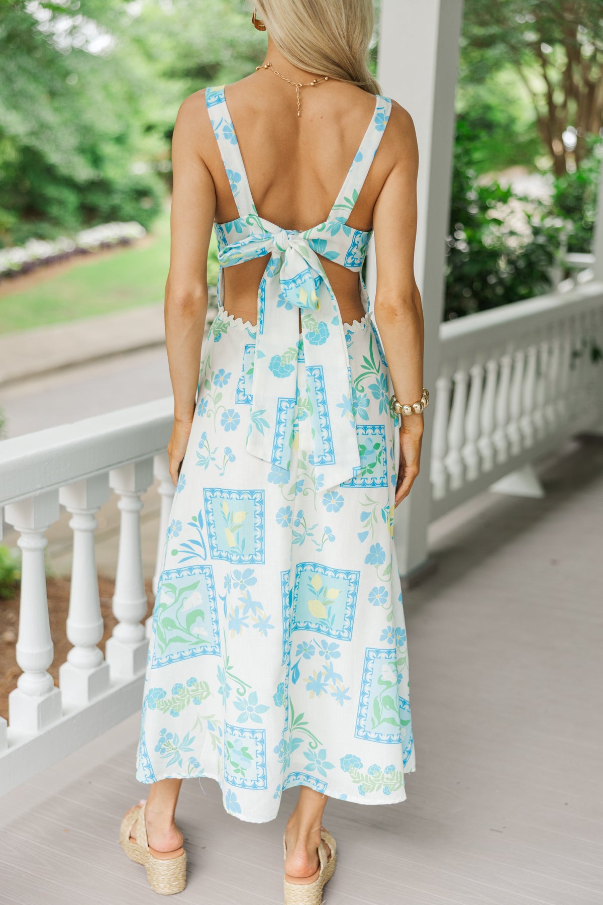 skies are blue dress Clear Floral Midi – Shop the Mint Mayfair Black Patent Dress Trending Bead Size:Size 2---Bust 32.5 Waist 25.5 Hips 35.75 Shoulder to floor 58 (23 weeks pregnant)