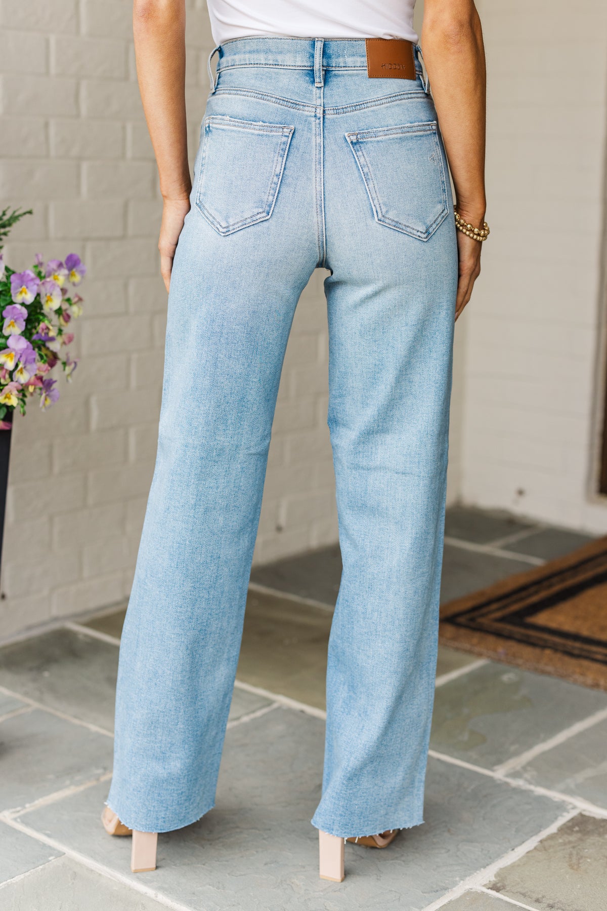 Hidden Jeans: Fresh And New Medium Wash Wide Leg Jeans – Shop the Mint