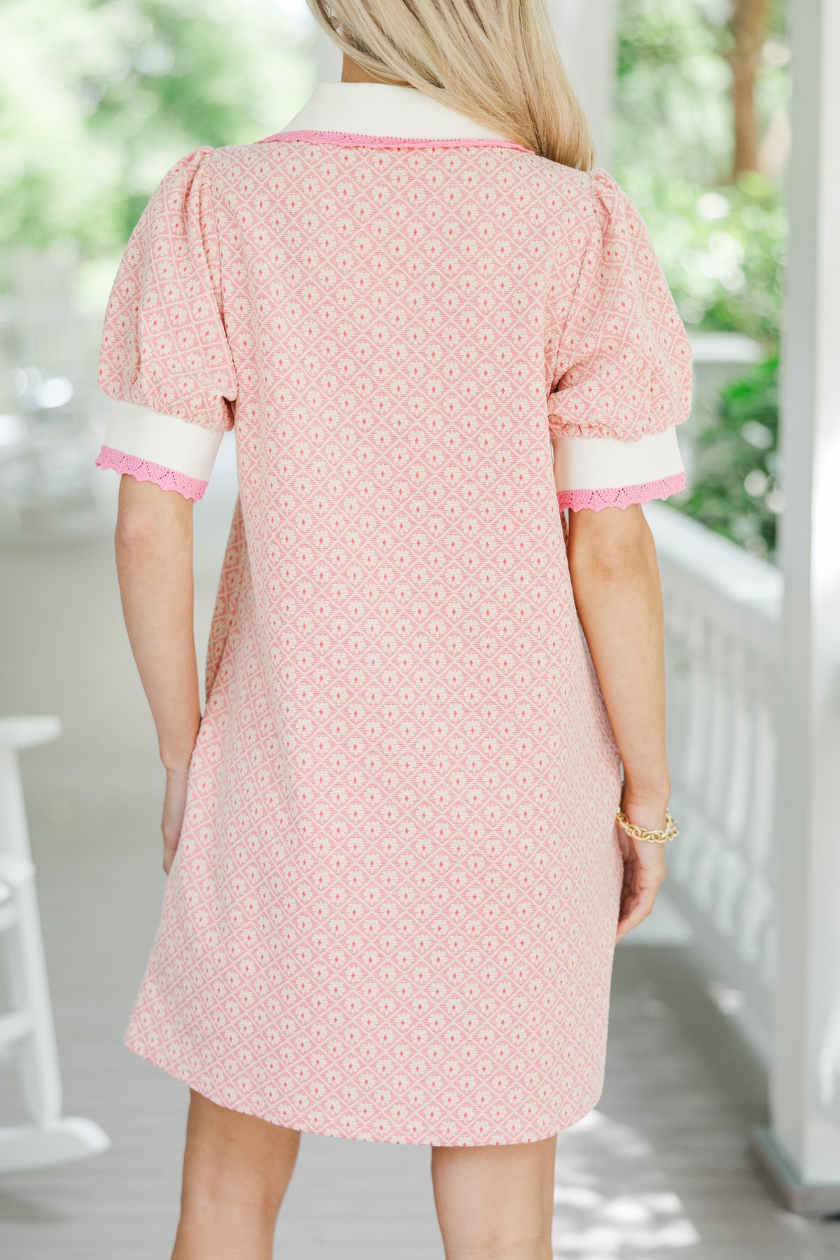 Win It Pink Textured Shift Dress – Shop the Mint