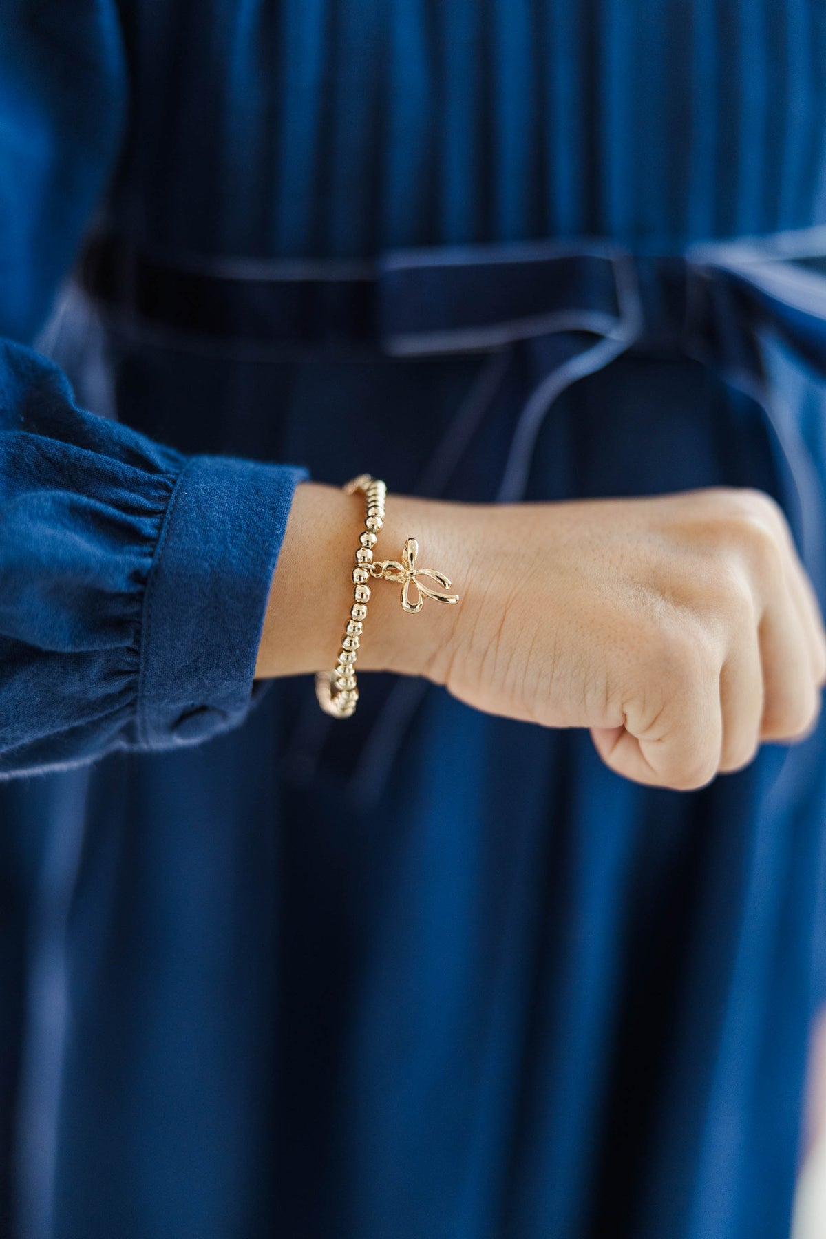 Girls: Little Luxe Gold Bow Charm Beaded Bracelet – Shop the Mint