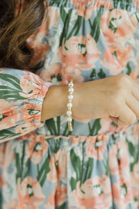 Girls: Treasure Twist Pearl And Gold Charm Bracelet