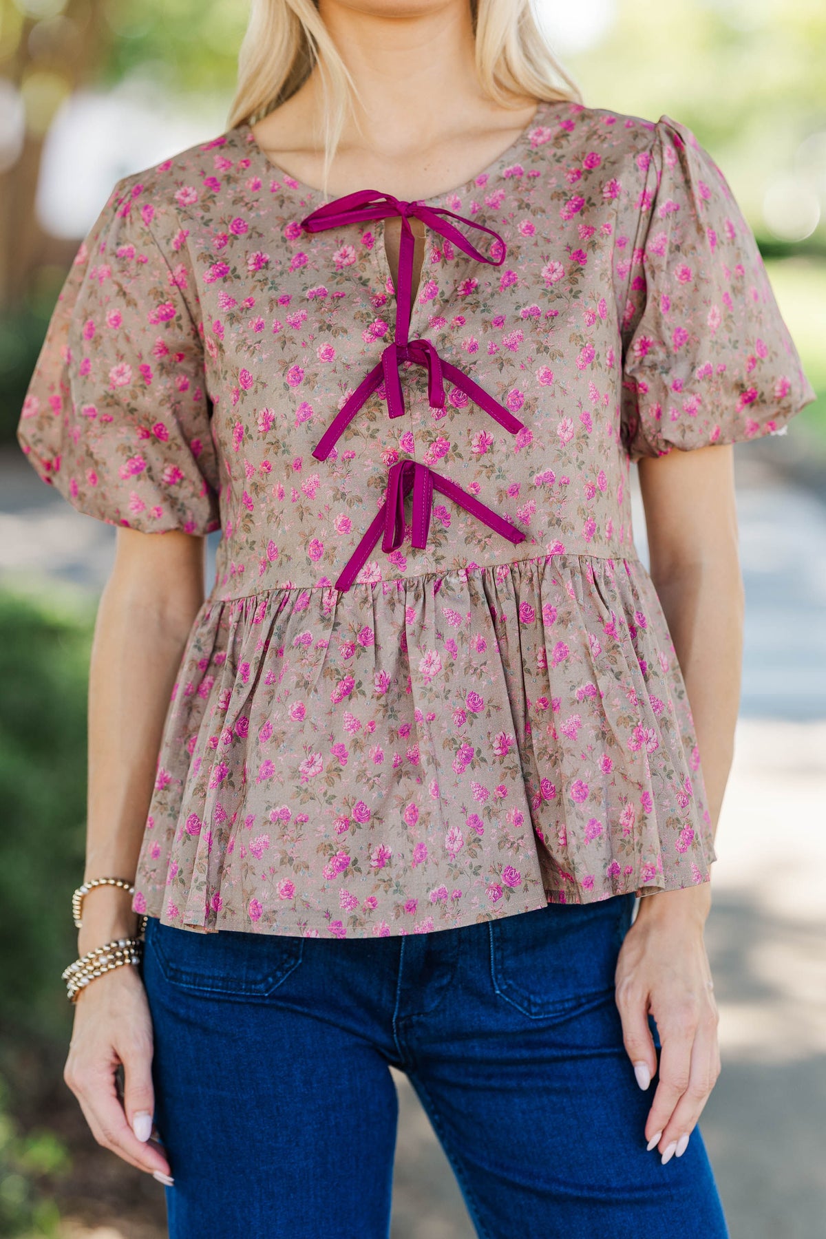 Stay In Your Sights Brown Ditsy Floral Babydoll Blouse – Shop the Mint