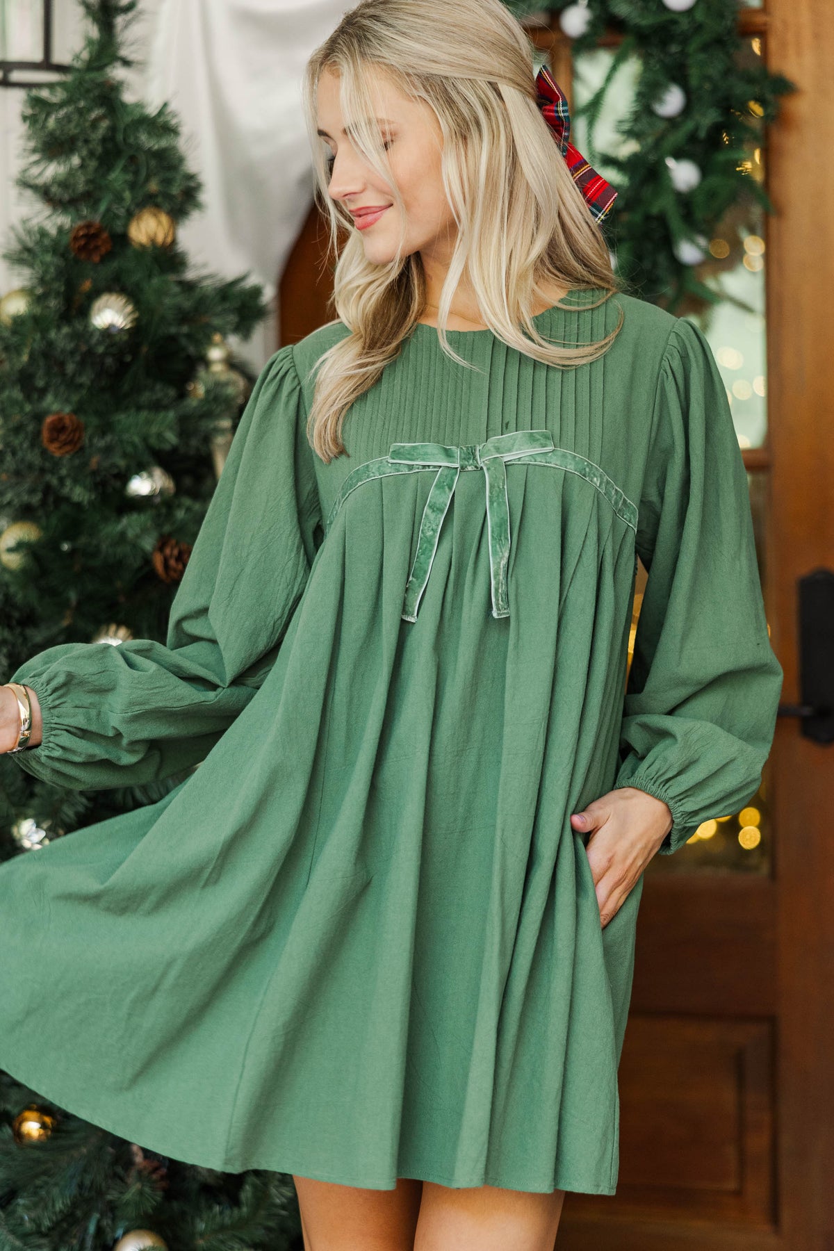 emerald green babydoll dress The Gathered Moment Dress, Small - The Mint Julep Boutique Kadyn 6 Drawer Double pfseasonalfashion_f24 thigh length with an Size:XS (2/4)