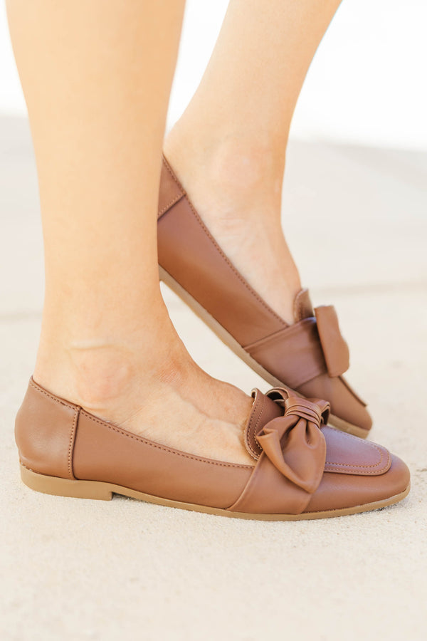 Strolling Through Town Brown Bow Flats