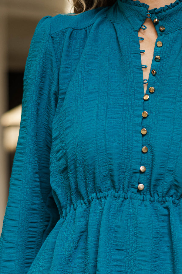 simple classic dress for ladies Classic Style at Every Age: The Ultimate Fashion Guide