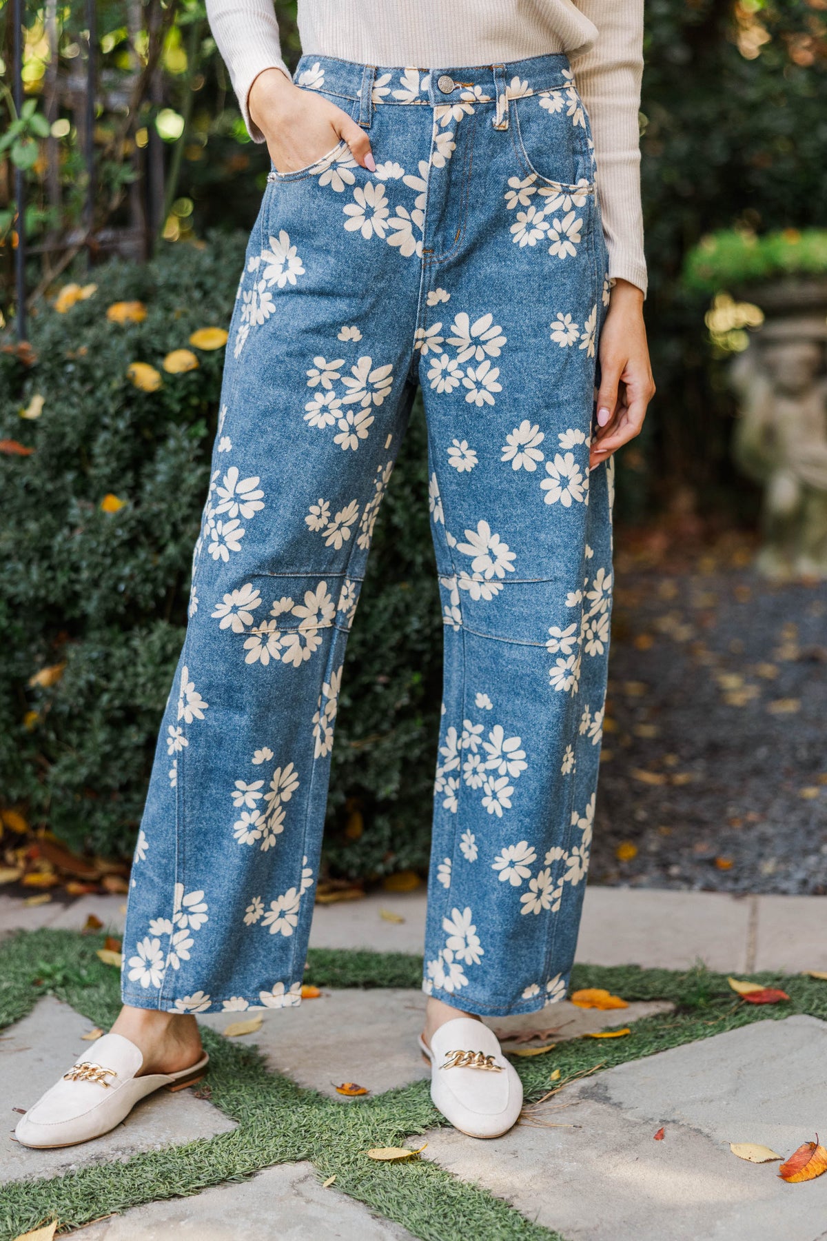 14oz DENIM STRAIGHT PANTS （SMALL FLOWER） Flower Power Blue Straight Leg Jeans – Shop the Mint