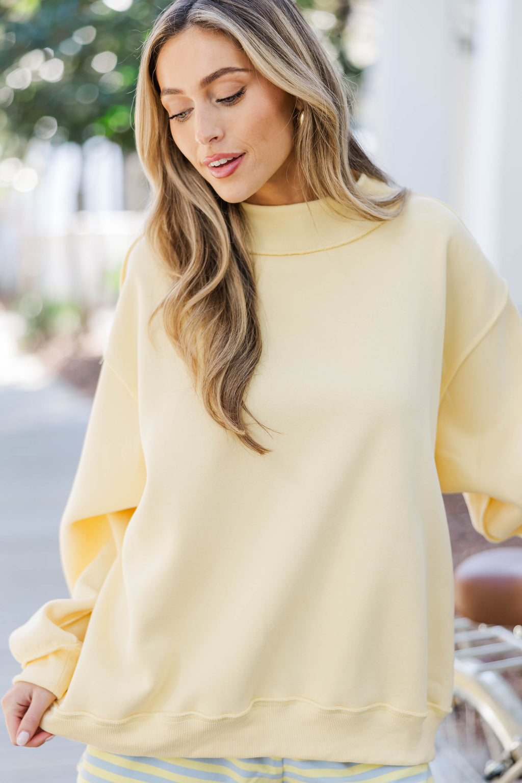 Chasing Sunshine Yellow Mock Neck Sweatshirt – Shop the Mint