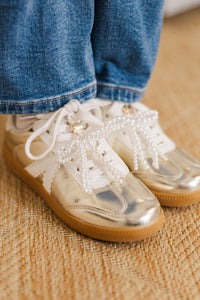 Girls: All The Grace White Pearl Bow Shoe Charm