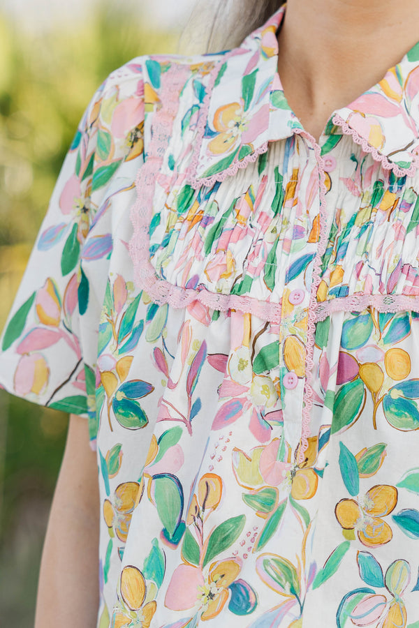 Easygoing Yet Polished Peach Floral Blouse