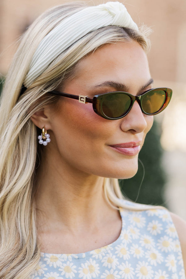 Well Loved Look Brown Oval Sunglasses