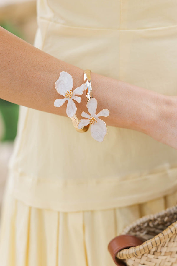 Soft Bloom Gold Statement Cuff