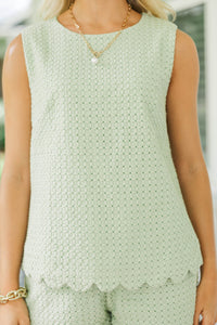 The Kira Chartreuse Textured Scalloped Set