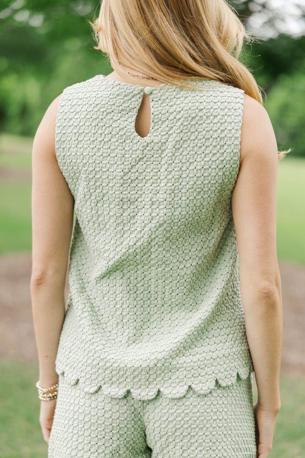 The Kira Chartreuse Textured Scalloped Set