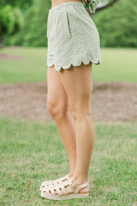 The Kira Chartreuse Textured Scalloped Set