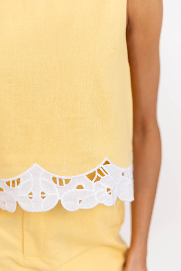 Freely Flowing Yellow Tank