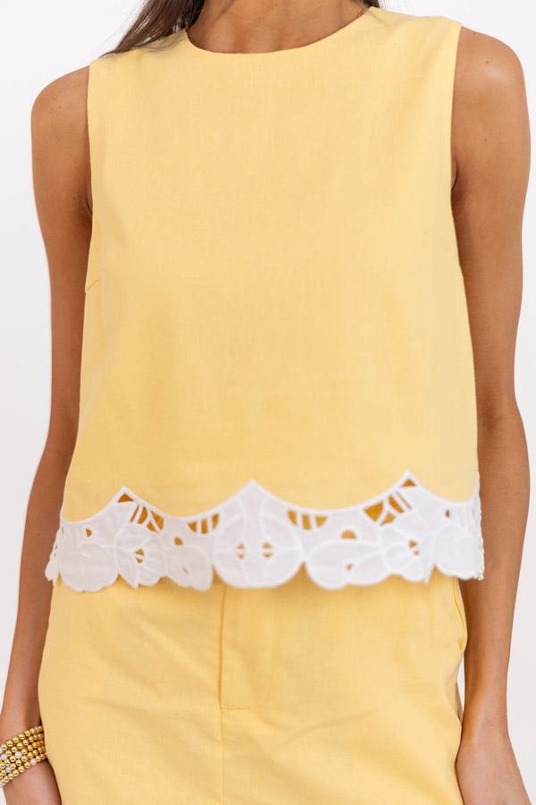 Freely Flowing Yellow Tank