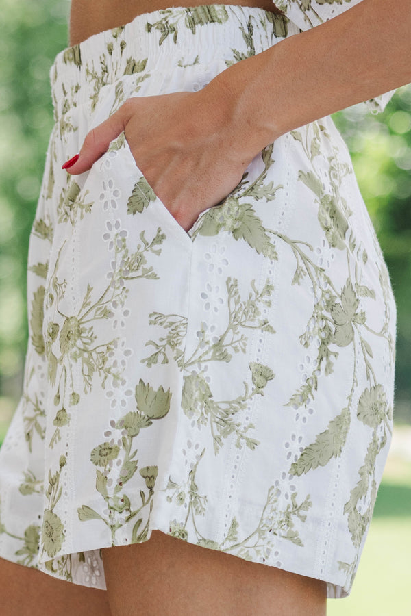 Weekend Charm Olive Toile Shorts