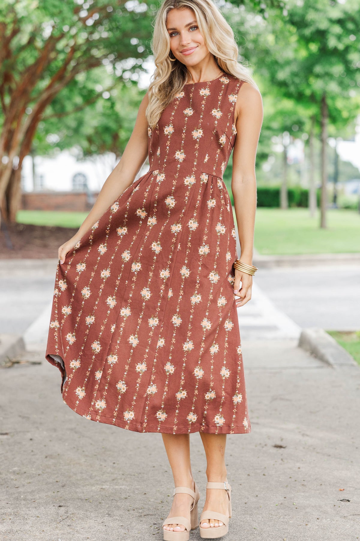 Chasing The Good Brown Floral Midi Dress – Shop the Mint