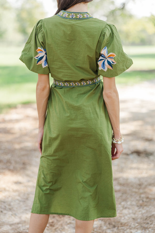 THML: Style Notes Green Floral Midi Dress