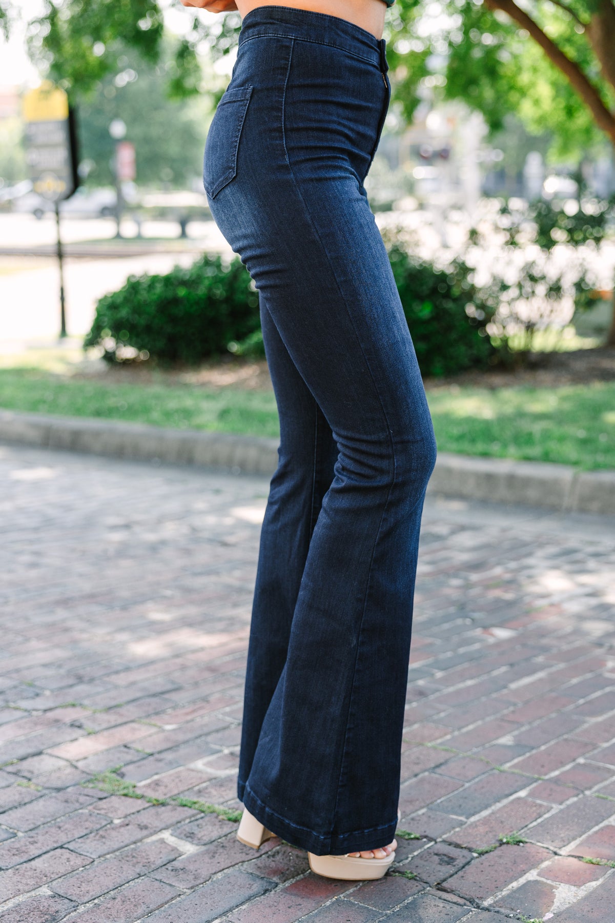 Trendy Dark Wash Flare Jeans - Wide Leg – Shop the Mint