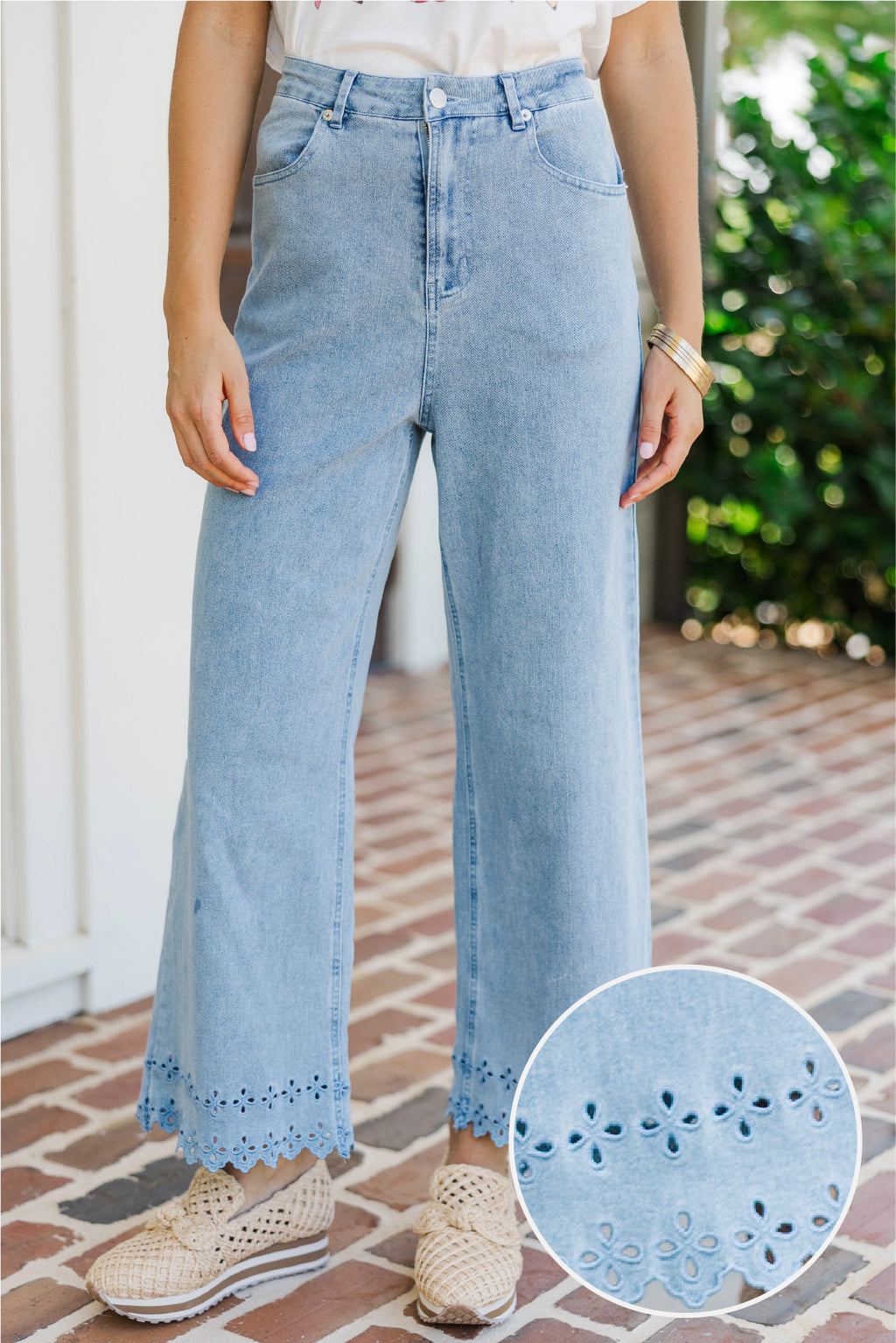 Hold The Key Light Wash Eyelet Crop Jeans – Shop the Mint