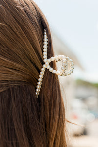 pearl studded hair clip