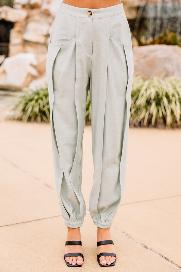 pleated jogger pants