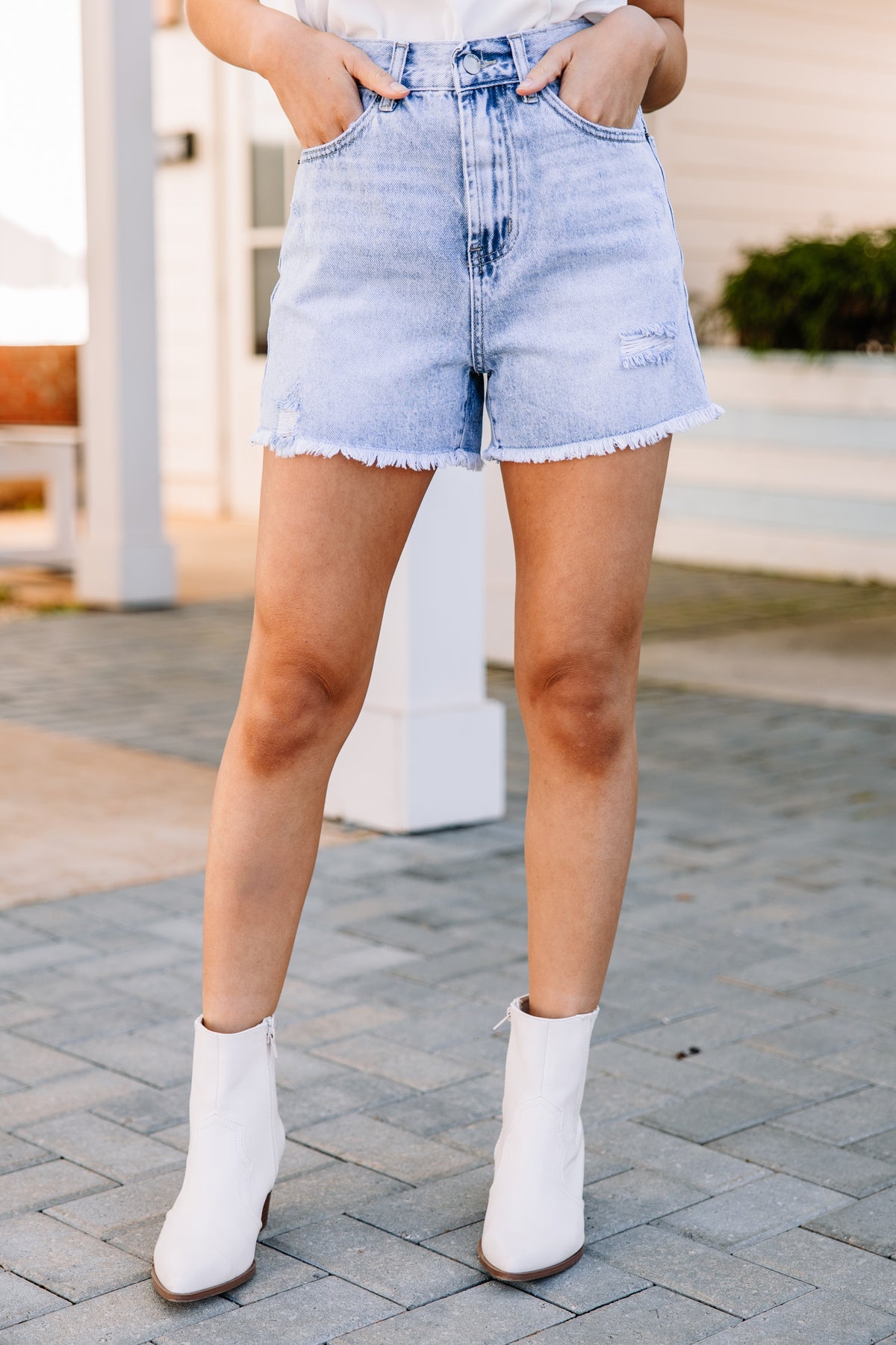 Time For The Sun Medium Wash Jean Shorts – Shop the Mint