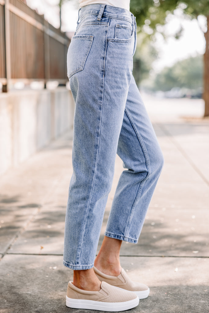 Figured Out Medium Wash Mom Jeans – Shop the Mint