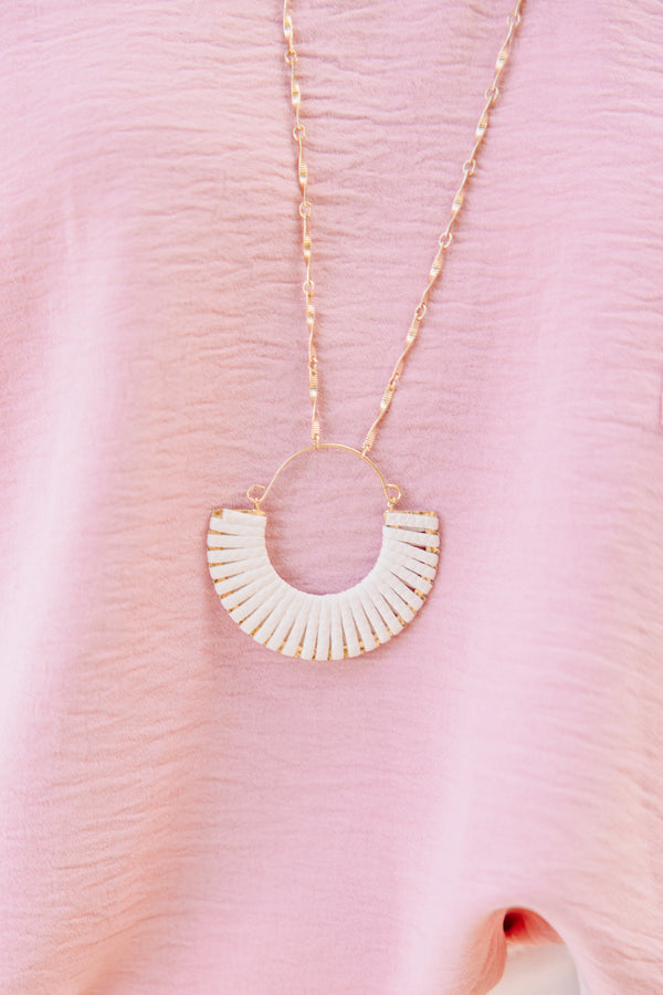 white pendant necklace