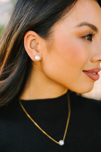 chic pearl earrings
