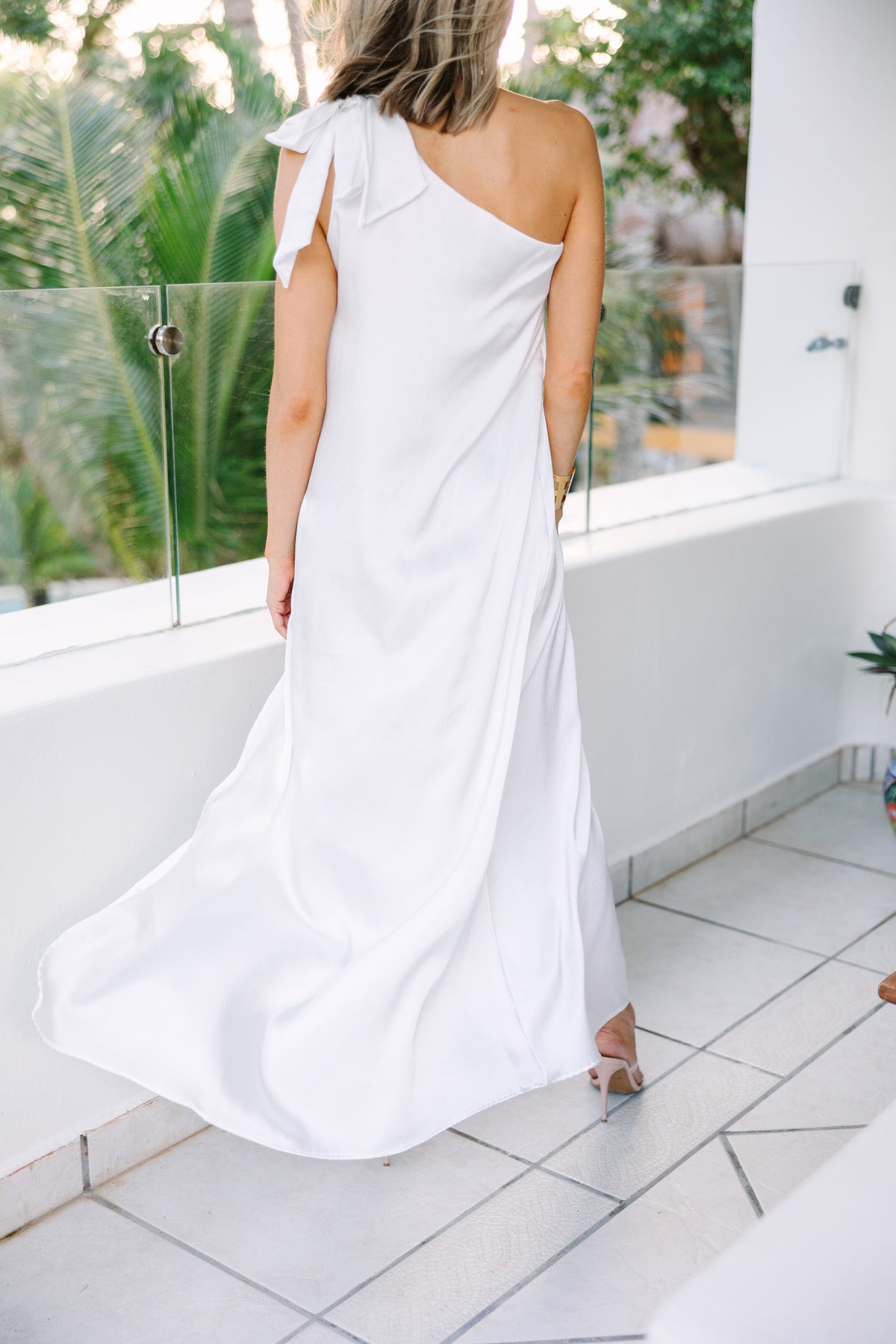 Born To Love White Satin One Shoulder Maxi Dress – Shop the Mint Born To Love White Satin One Shoulder Maxi Dress – Shop the Mint