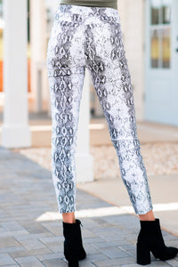 Bold Animal Print Charcoal Gray and White Skinny Jeans - Medium Rise – Shop  the Mint