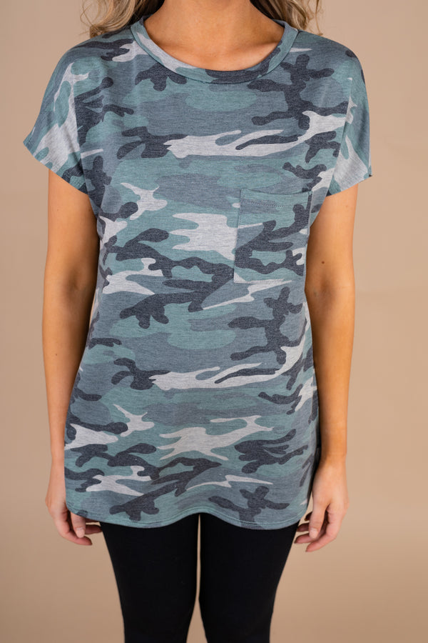 round neckline, short sleeves, camo print, top, casual, trendy, classic fit